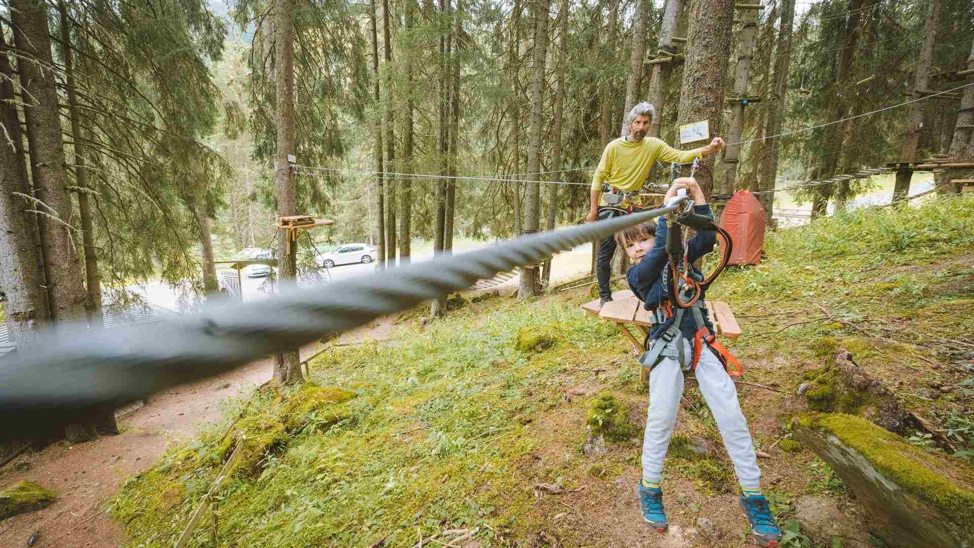 Exploration Aérienne : Vivez l'Aventure de l'Accrobranche