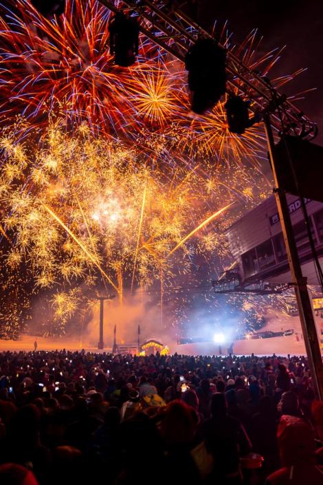 Feu d'artifice à Courchevel dans Les 3 Vallées, dans les Alpes françaises