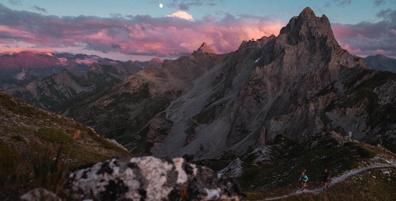 The Col de la Loze is dressed in pink in Les 3 Vallées