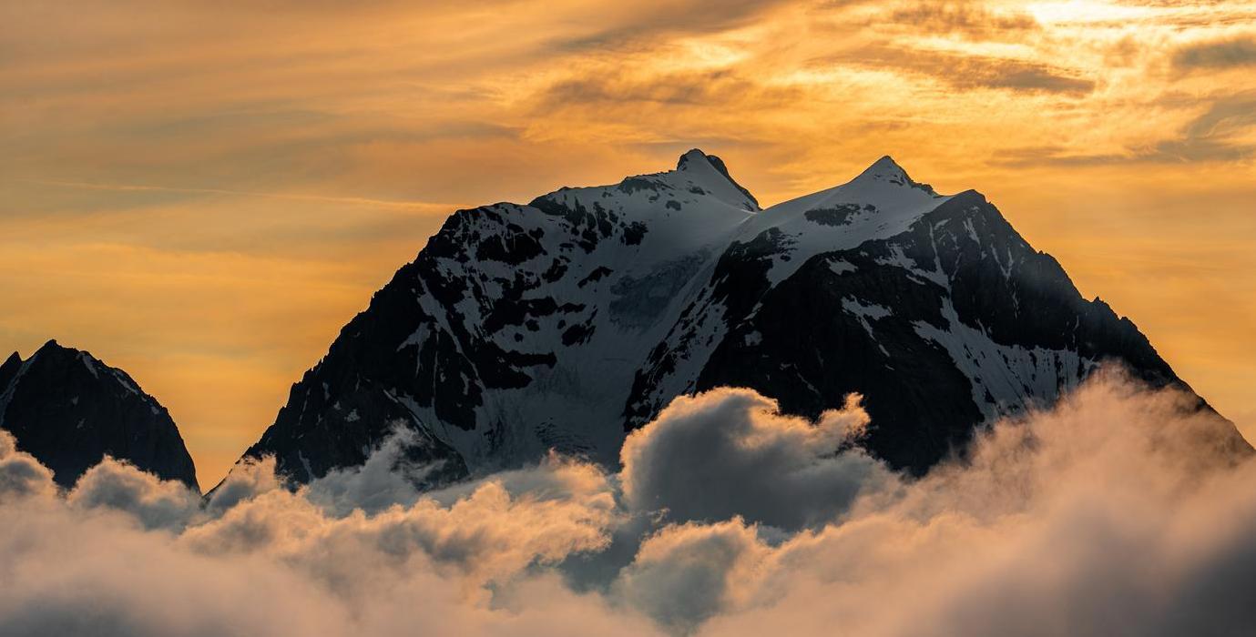 Orange glow on Petit Mont Blanc in Les 3 Vallées