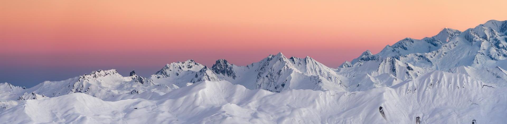 Lever de soleil sur les sommet de Courchevel