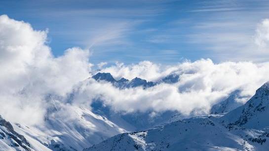 Purity of the winter light on the mountains in Les 3 Vallées