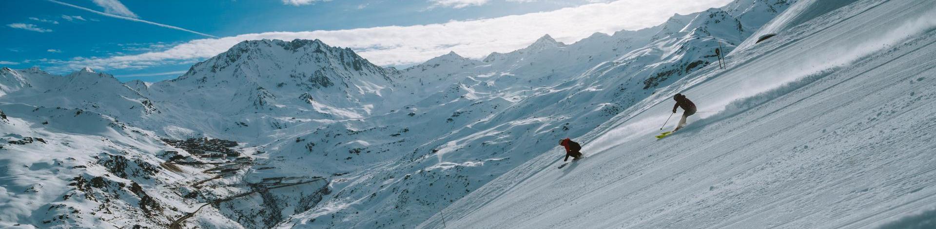 Ski with friends in les menuires