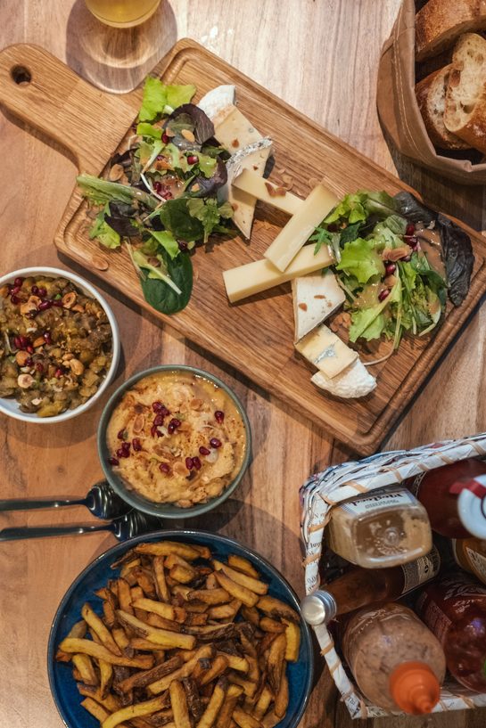 Plateau apéro du relief bar à brides-les-bains dans les 3 vallées